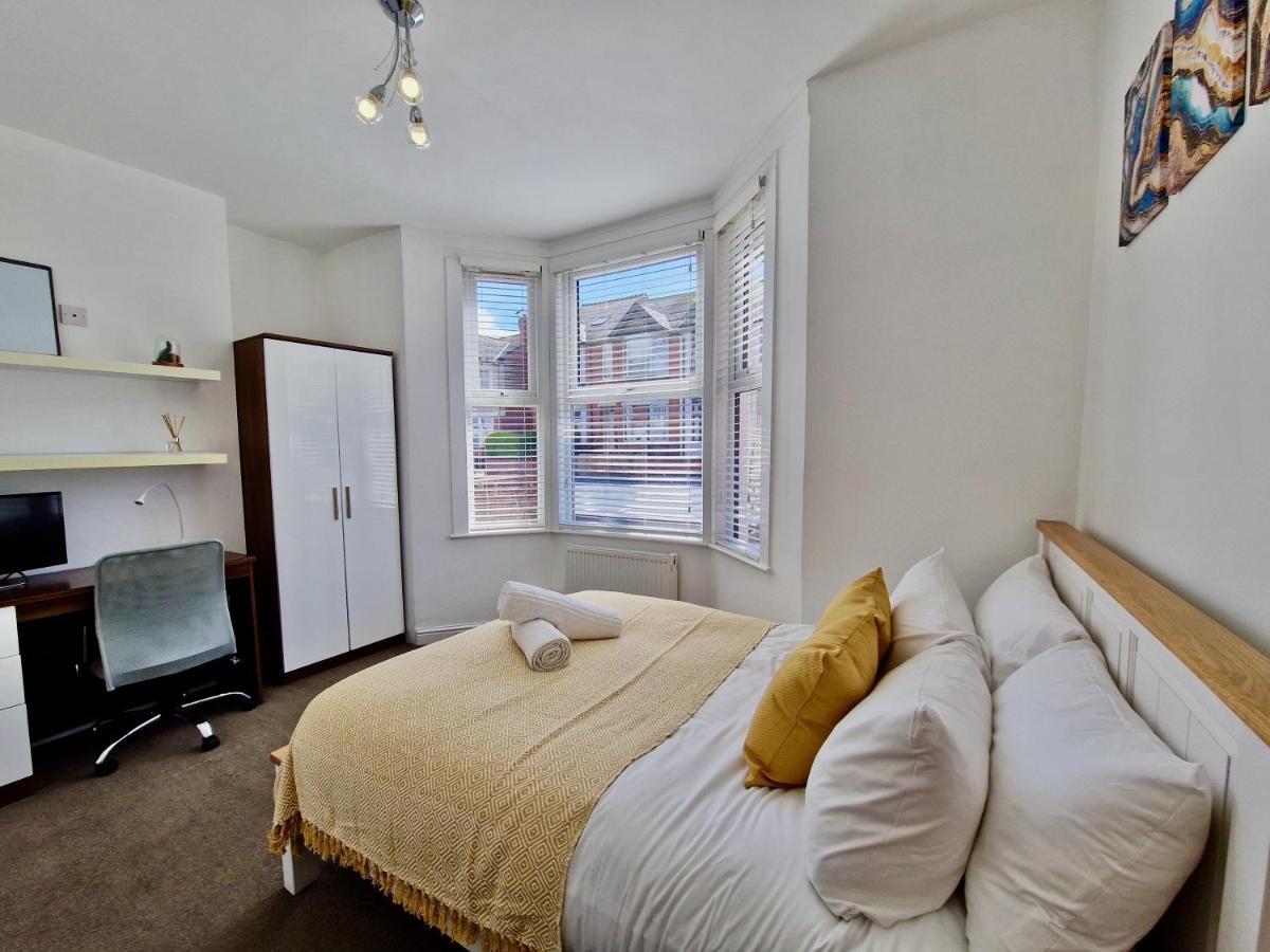City Centre Serviced House: Private Rooms with Ensuite & Parking Coventry Exterior photo