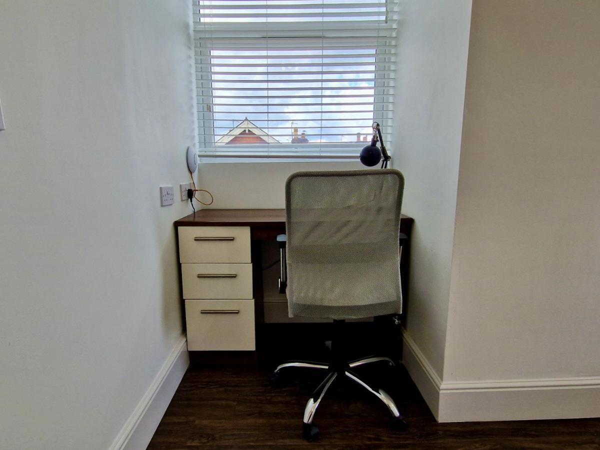 City Centre Serviced House: Private Rooms with Ensuite & Parking Coventry Exterior photo