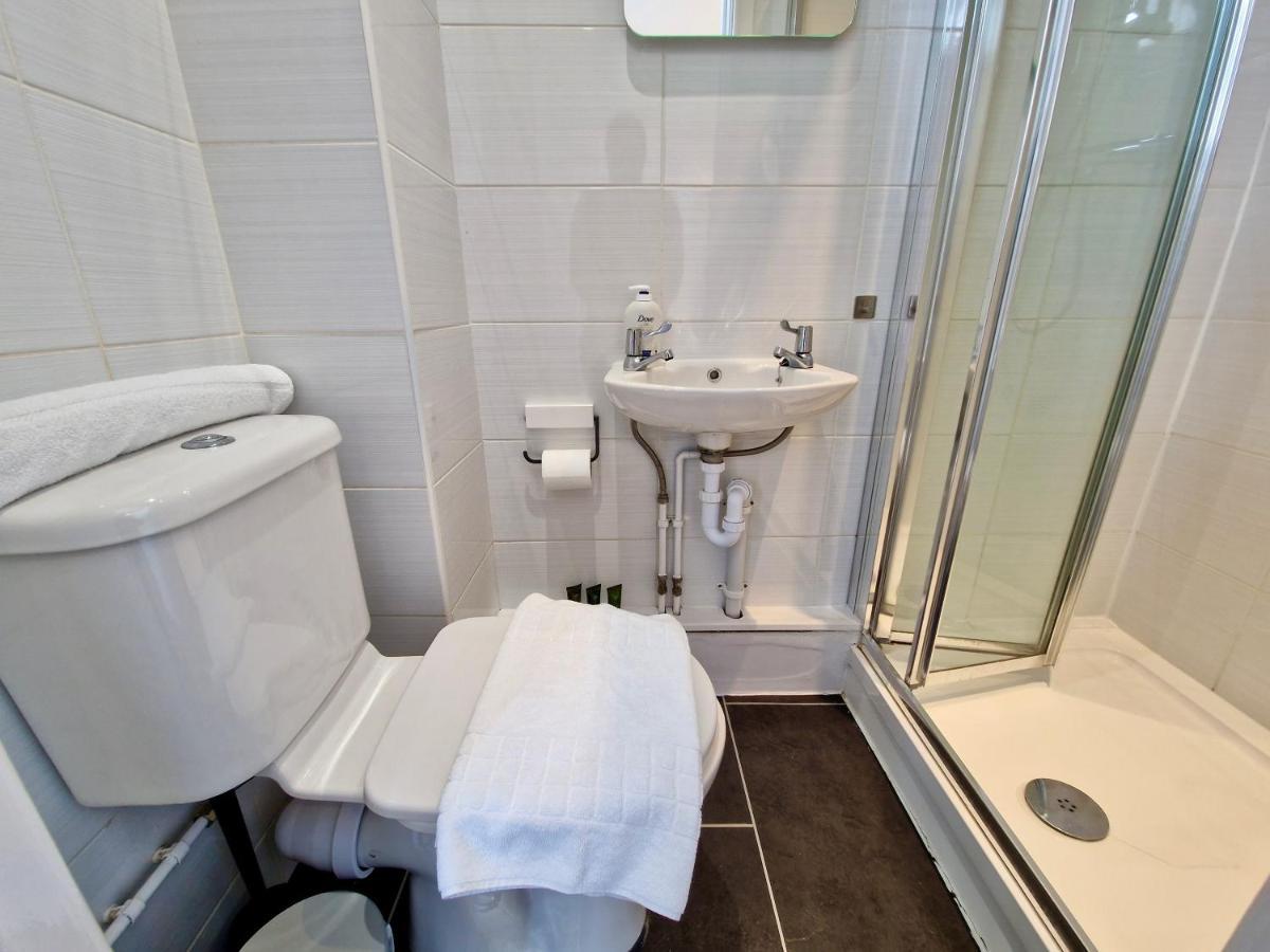 City Centre Serviced House: Private Rooms with Ensuite & Parking Coventry Exterior photo
