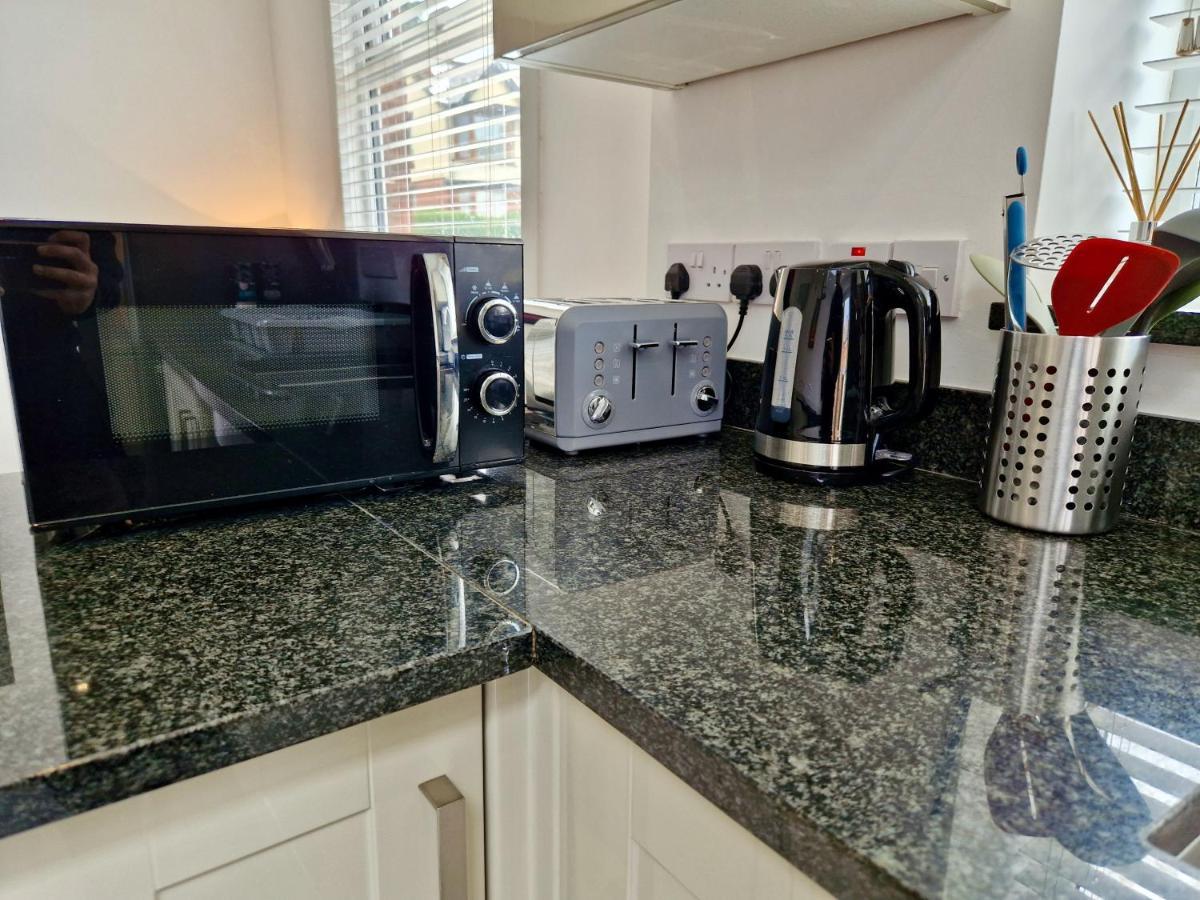 City Centre Serviced House: Private Rooms with Ensuite & Parking Coventry Exterior photo
