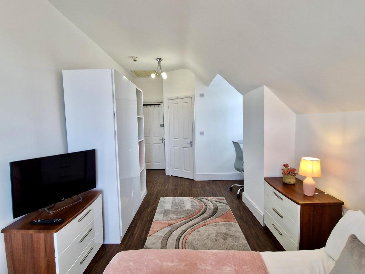 City Centre Serviced House: Private Rooms with Ensuite & Parking Coventry Exterior photo