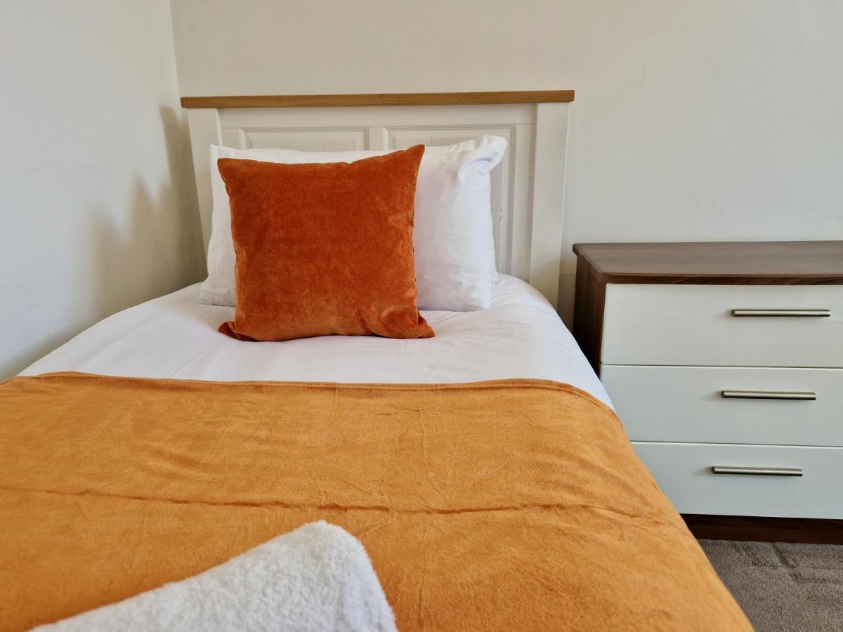City Centre Serviced House: Private Rooms with Ensuite & Parking Coventry Exterior photo