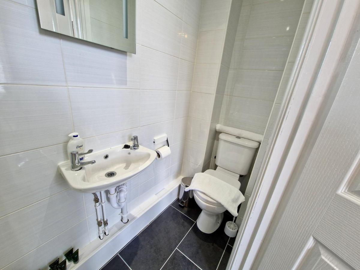 City Centre Serviced House: Private Rooms with Ensuite & Parking Coventry Exterior photo