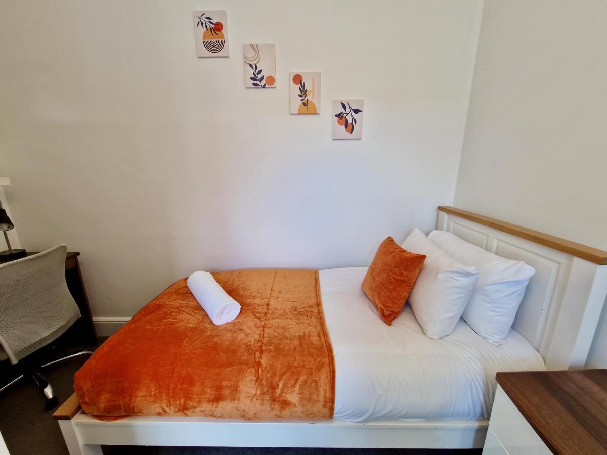 City Centre Serviced House: Private Rooms with Ensuite & Parking Coventry Exterior photo