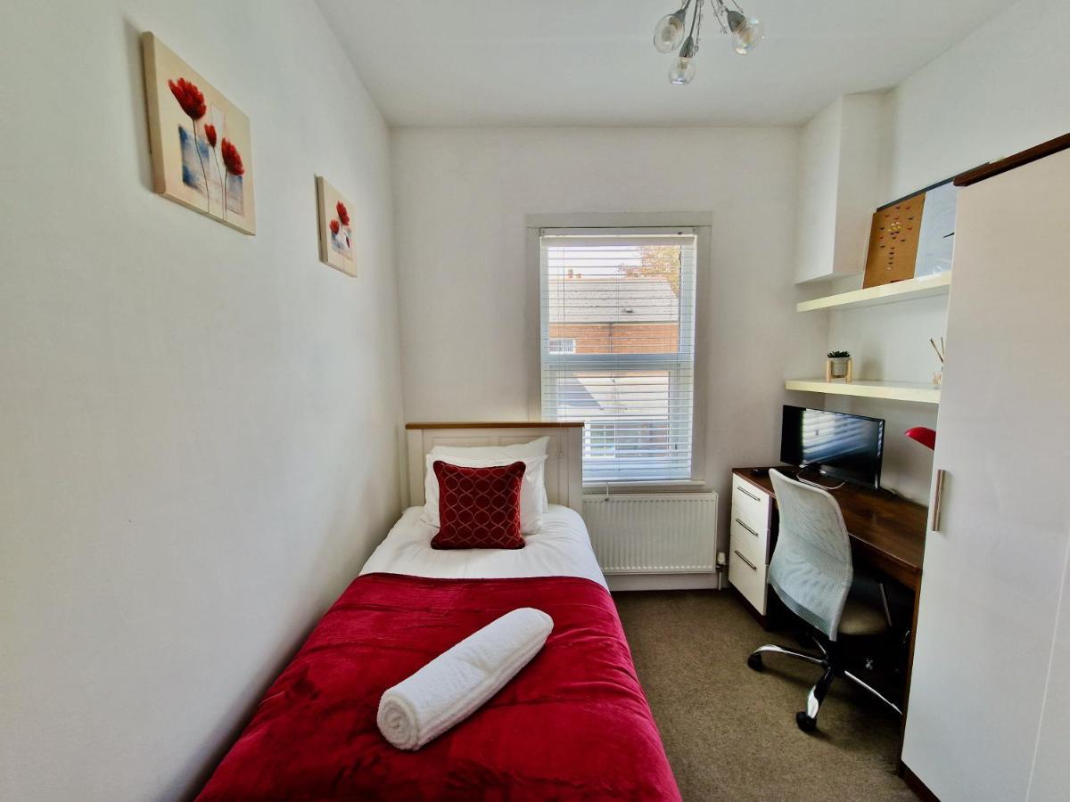 City Centre Serviced House: Private Rooms with Ensuite & Parking Coventry Exterior photo